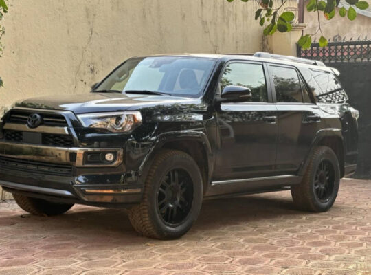 TOYOTA 4RUNNER