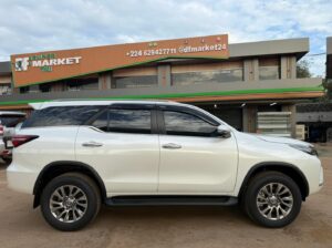 TOYOTA FORTUNER