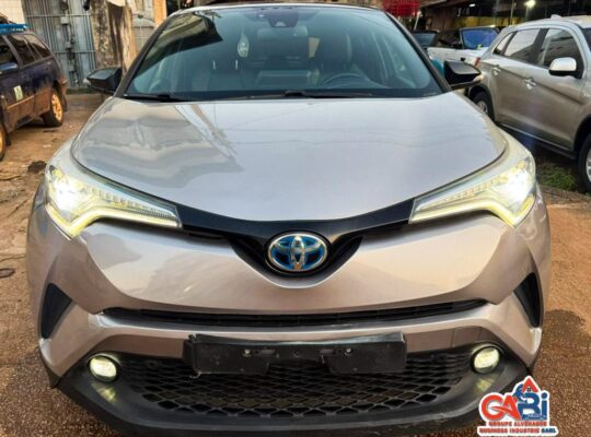 TOYOTA C-HR Hybride