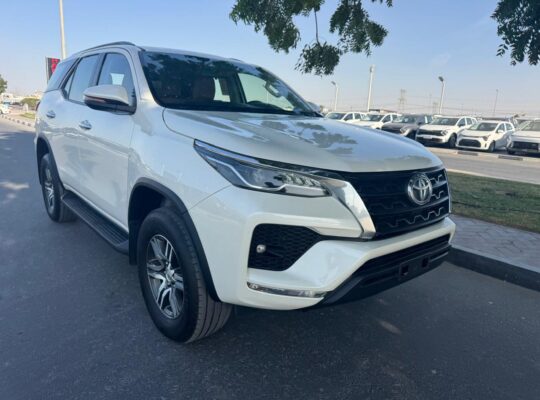 TOYOTA FORTUNER GUN155 – 2022