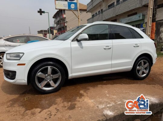 AUDI Q3