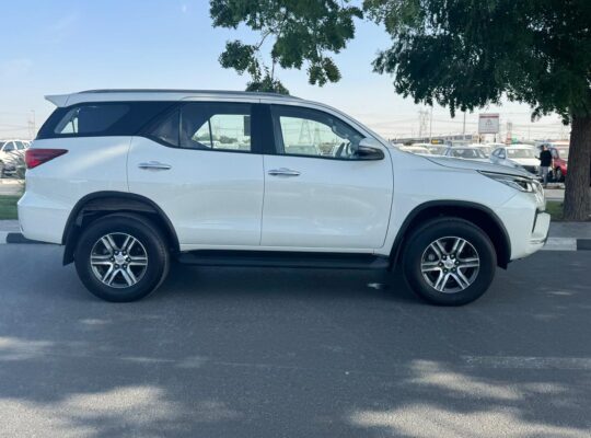 TOYOTA FORTUNER GUN155 – 2022