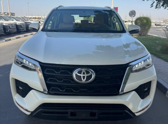 TOYOTA FORTUNER GUN155 – 2022