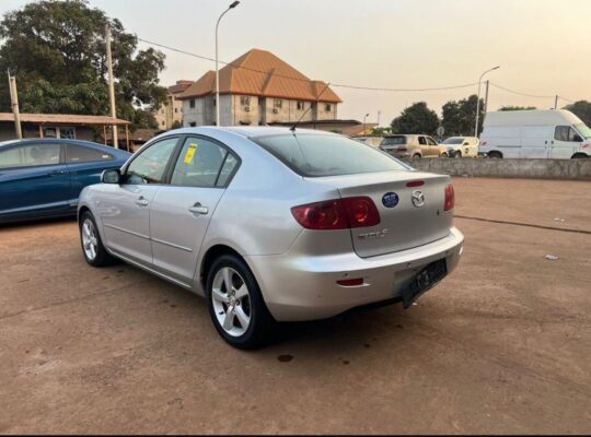 MAZDA 3