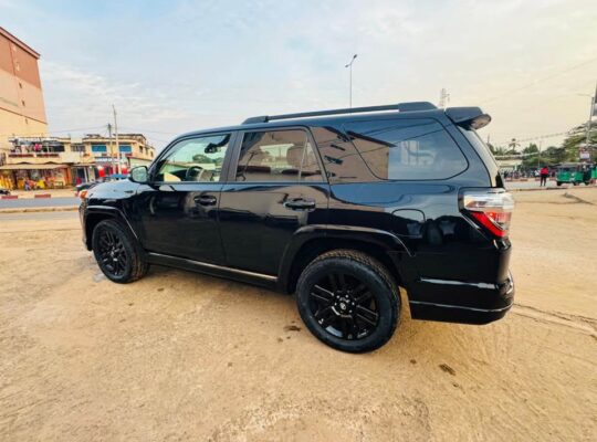 TOYOTA 4 RUNNER FULL OPTIONS