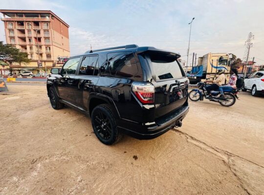 TOYOTA 4 RUNNER FULL OPTIONS