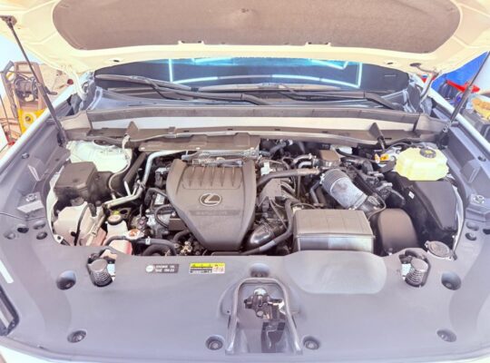 LEXUSE TX500 H HYBRIDE