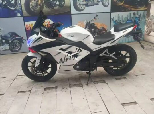 Moto Kawasaki ninja 250 cc sport