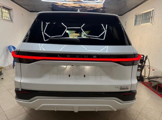 LEXUSE TX500 H HYBRIDE