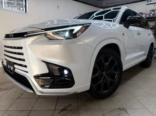 LEXUSE TX500 H HYBRIDE