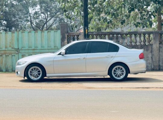 BMW E90 4 cylindres Essence