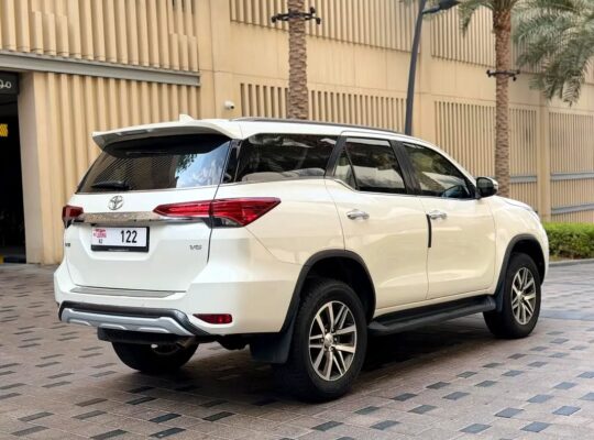 Toyota Fortuner VXR V6 – 2018