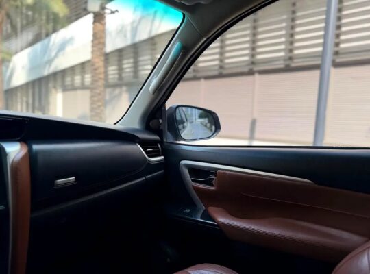 Toyota Fortuner VXR V6 – 2018