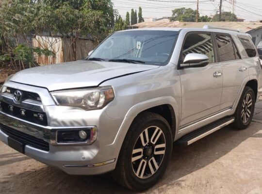 TOYOTA 4RUNNER