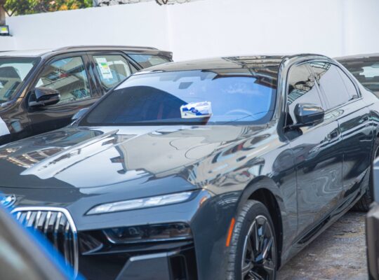 𝗕𝗠𝗪 série 7 M760Li x Drive