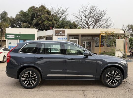 Volvo Model: XC90 T8 Recharge Traction : AWD