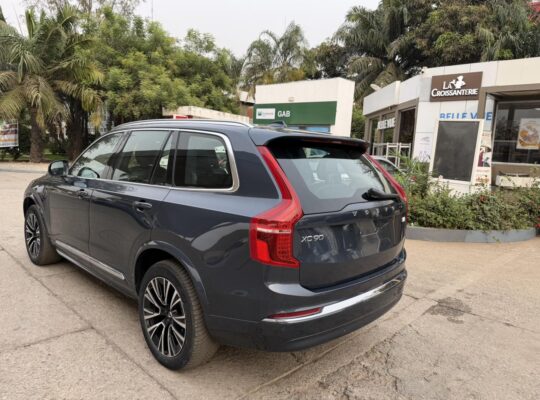 Volvo Model: XC90 T8 Recharge Traction : AWD