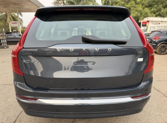Volvo Model: XC90 T8 Recharge Traction : AWD