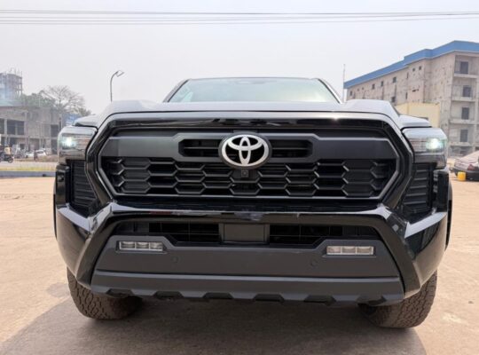 TOYOTA TACOMA ANNÉE 2025