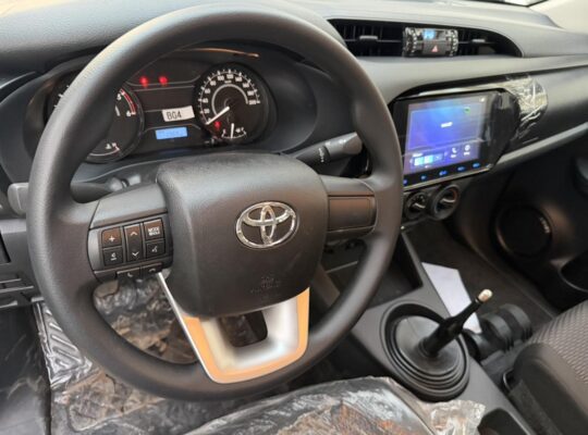 Toyota Modèle : Hilux Forme : Pickup 2 Cabines