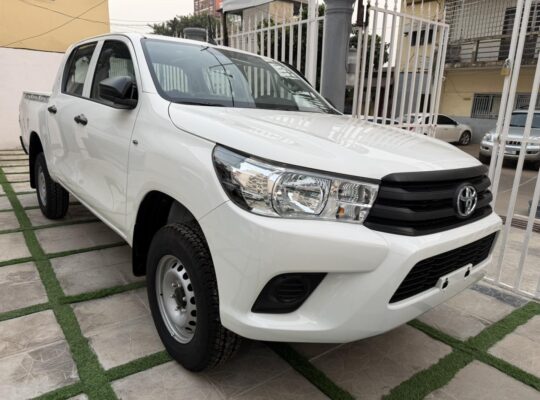 Toyota Modèle : Hilux Forme : Pickup 2 Cabines
