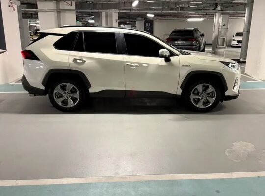Toyota RAV4 VXR Hybrid – 2019 (GCC)
