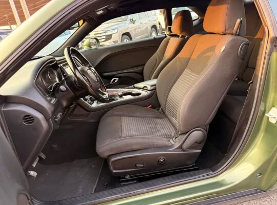 Dodge Challenger SXT – 2021