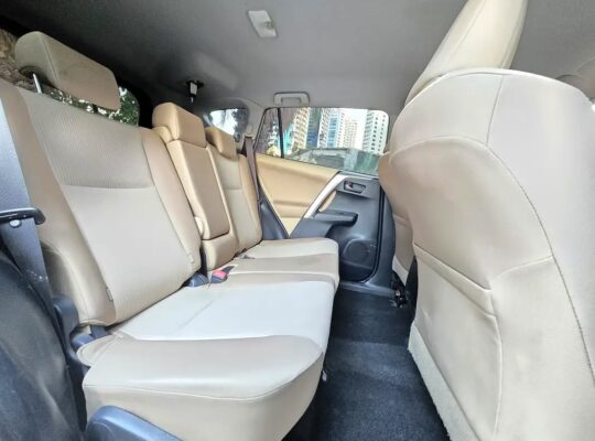 Toyota RAV4 EX – 2013