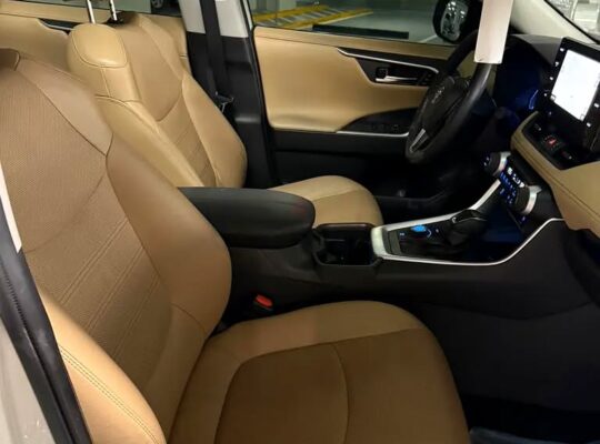 Toyota RAV4 VXR Hybrid – 2019 (GCC)