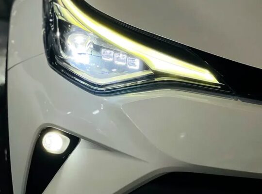 Toyota C-HR Hybrid – 2022 | Spécifications GCC