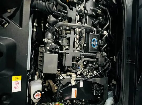 Toyota C-HR Hybrid – 2022 | Spécifications GCC