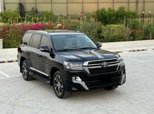 Toyota Land Cruiser GXR MID V6 – 2021