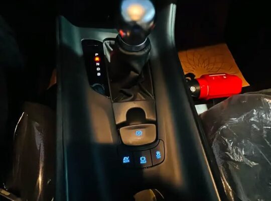 Toyota C-HR Hybrid – 2022 | Spécifications GCC