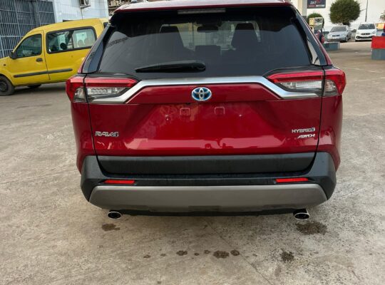 RAV4 HYBRIDE ANNÉE 2021 ESSENCE 4 CYLINDRE