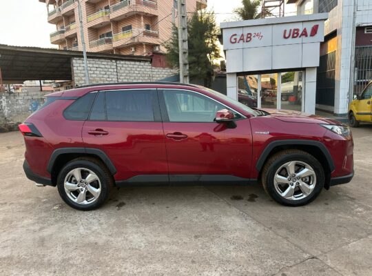 RAV4 HYBRIDE ANNÉE 2021 ESSENCE 4 CYLINDRE