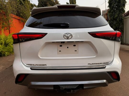 Toyota Highlander 2021