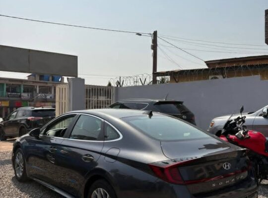 HUNDAY SONATA Disponible en Guinée Conakry