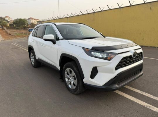 Toyota RAV4 2020 — essence (non hybride