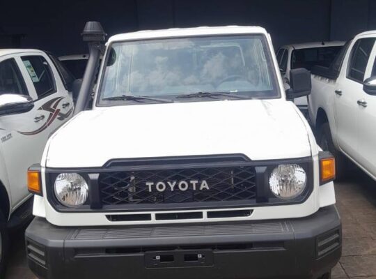 TOYOTA LAND CRUISER SORTI D&rsquo;USINE