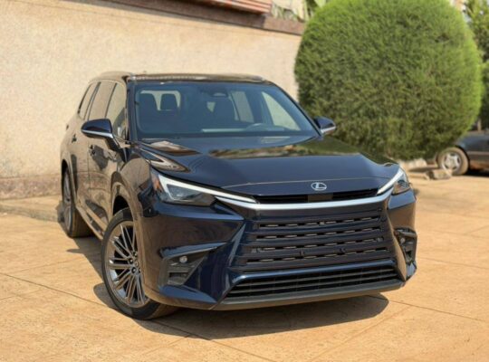 LEXUS 2025 — FULL LUXE